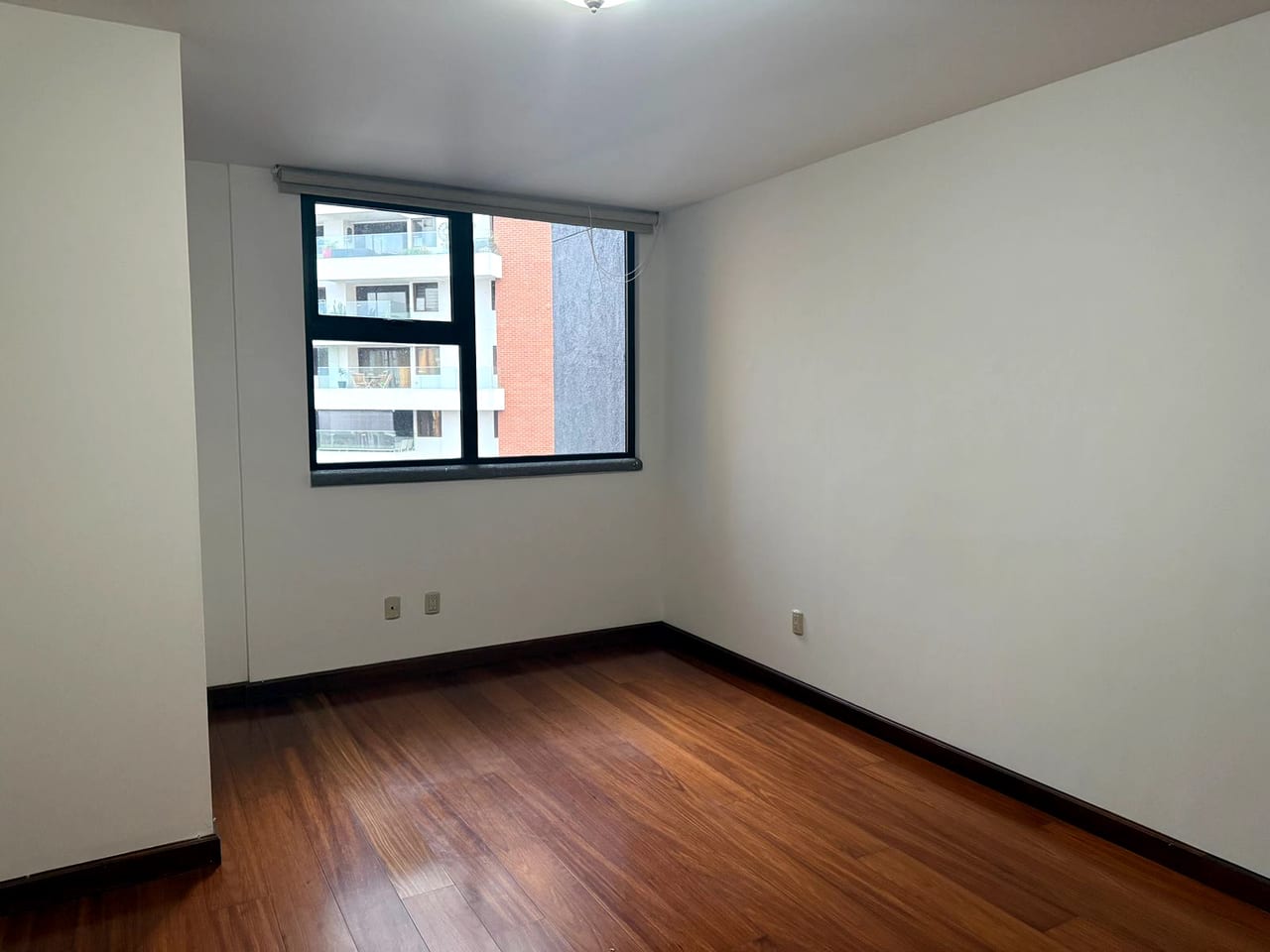 ALQUILER APARTAMENTO Y AMPLIO EDIFICIO BELLAGIO Zona 14 — foto 6 de 16