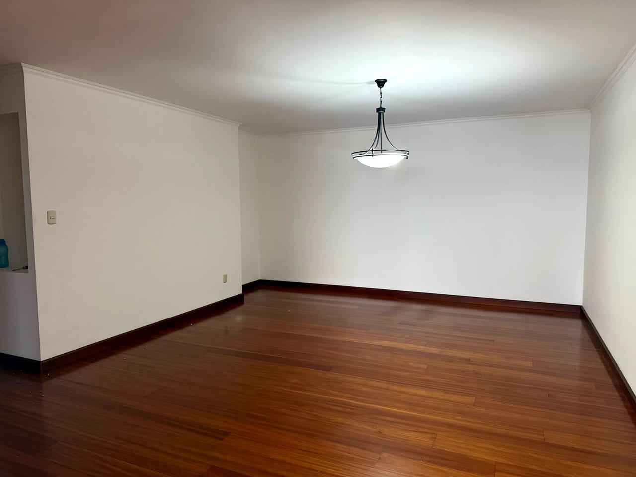 ALQUILER APARTAMENTO Y AMPLIO EDIFICIO BELLAGIO Zona 14 — foto 8 de 16