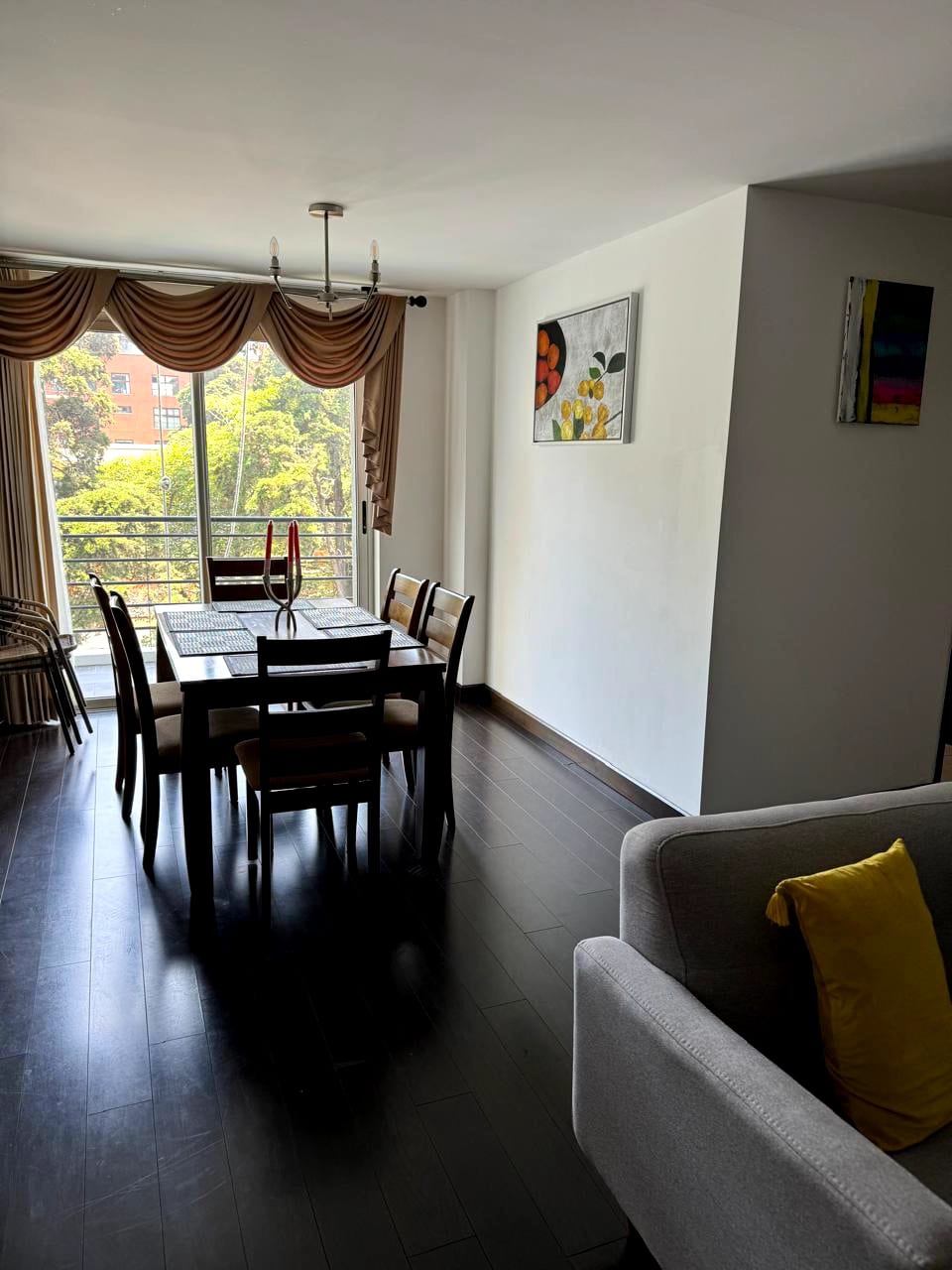 🏢 Apartamento en Alquiler – Zona 14, Edificio Catania — foto 2 de 10