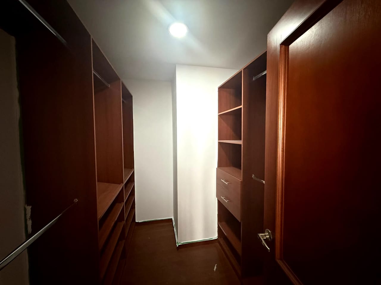 🏢 Apartamento en Alquiler – Edificio Botticelli 2, Zona 15 — foto 10 de 17
