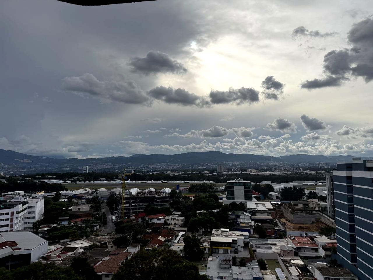 🏢 Apartamento en Venta – Edificio Bellini, Zona 14 — foto 3 de 13