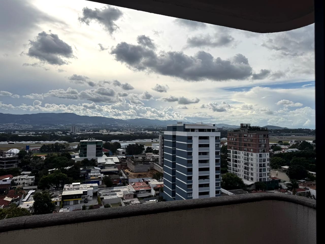 🏢 Apartamento en Venta – Edificio Bellini, Zona 14 — foto 7 de 13