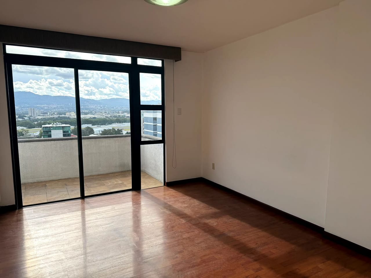 🏢 Apartamento en Venta – Edificio Bellini, Zona 14 — foto 10 de 13