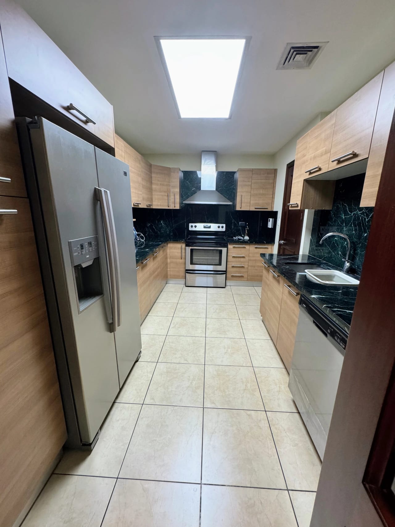 Venta Apartamento de Lujo, Edificio Santa María, Zona 10, Guatemala — foto 4 de 15
