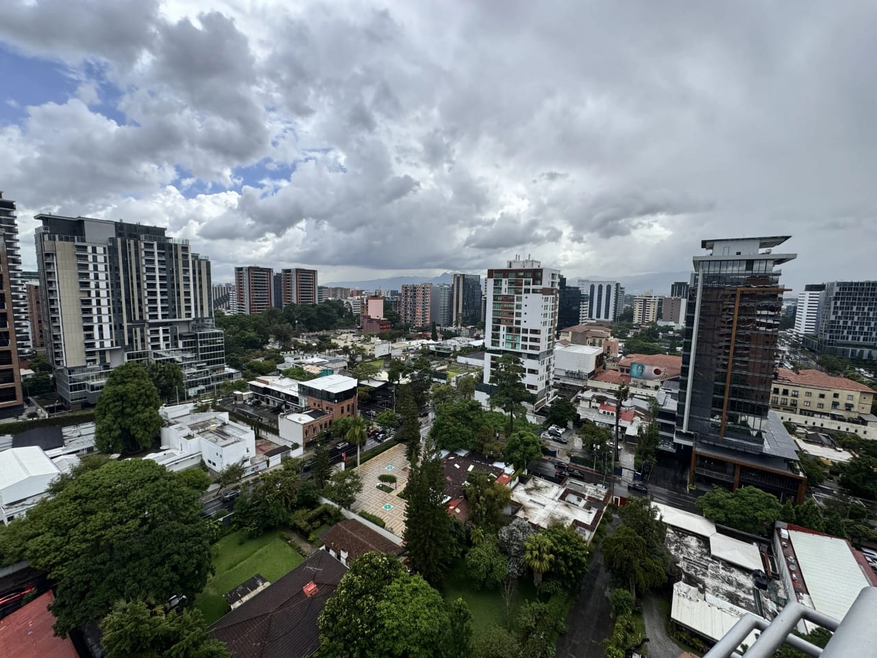 Venta Apartamento de Lujo, Edificio Santa María, Zona 10, Guatemala — foto 2 de 15