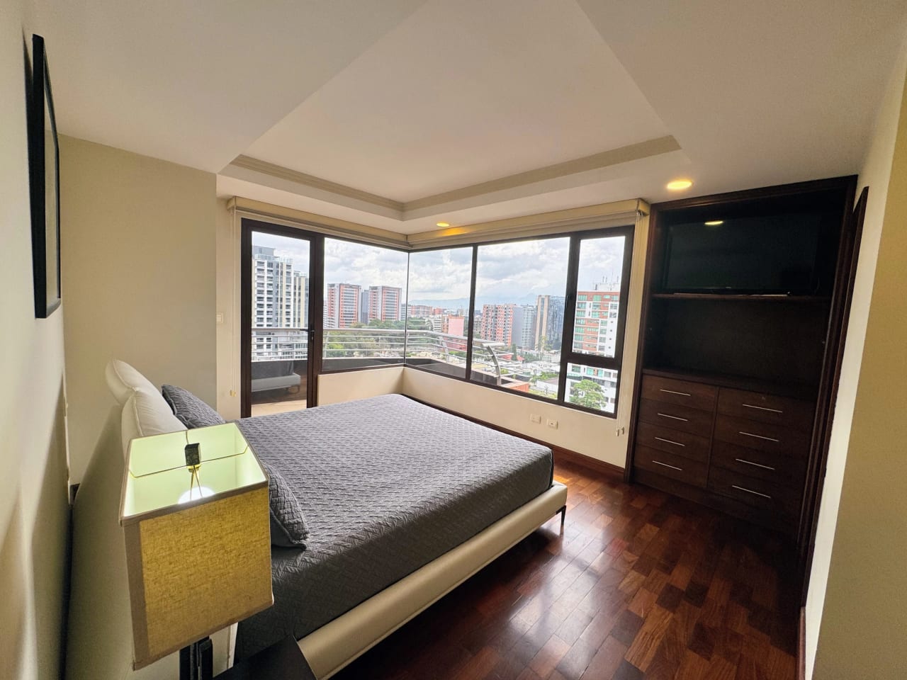 Venta Apartamento de Lujo, Edificio Santa María, Zona 10, Guatemala — foto 11 de 15